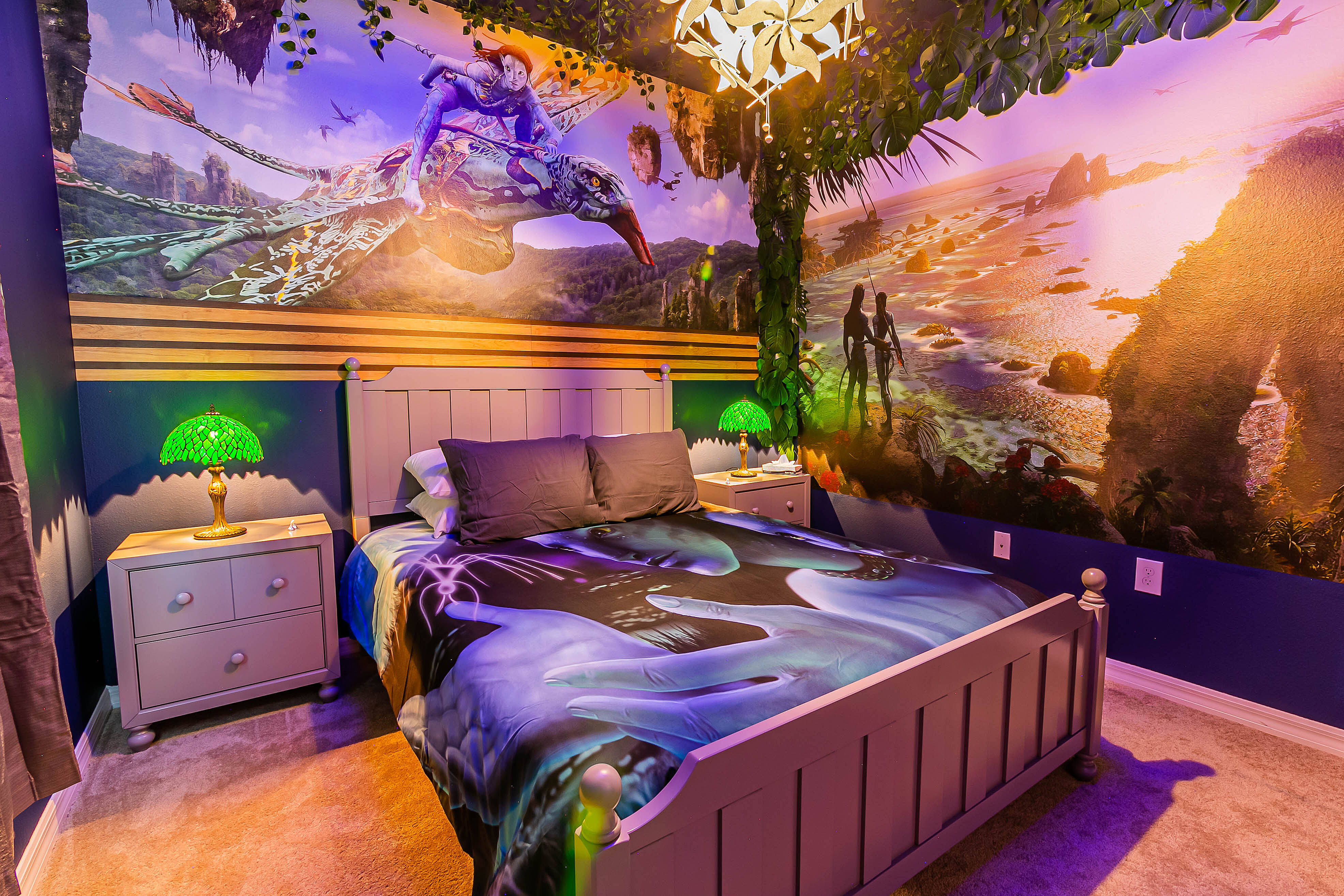 Casa com piscina privada e sala de jogos em resort.