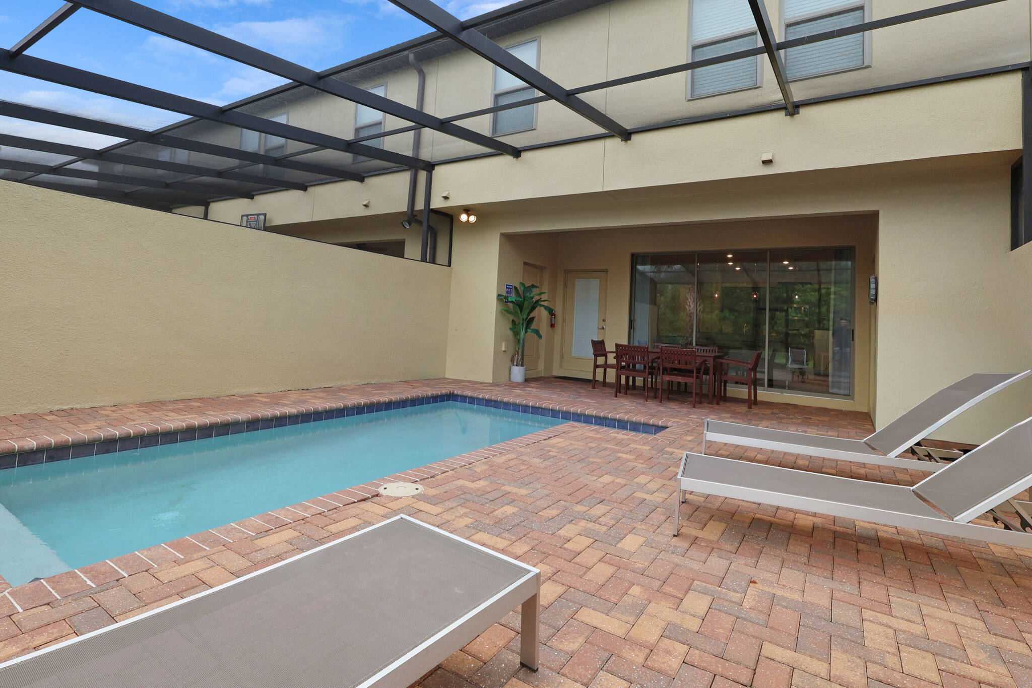5BR townhouse with pool in davenport