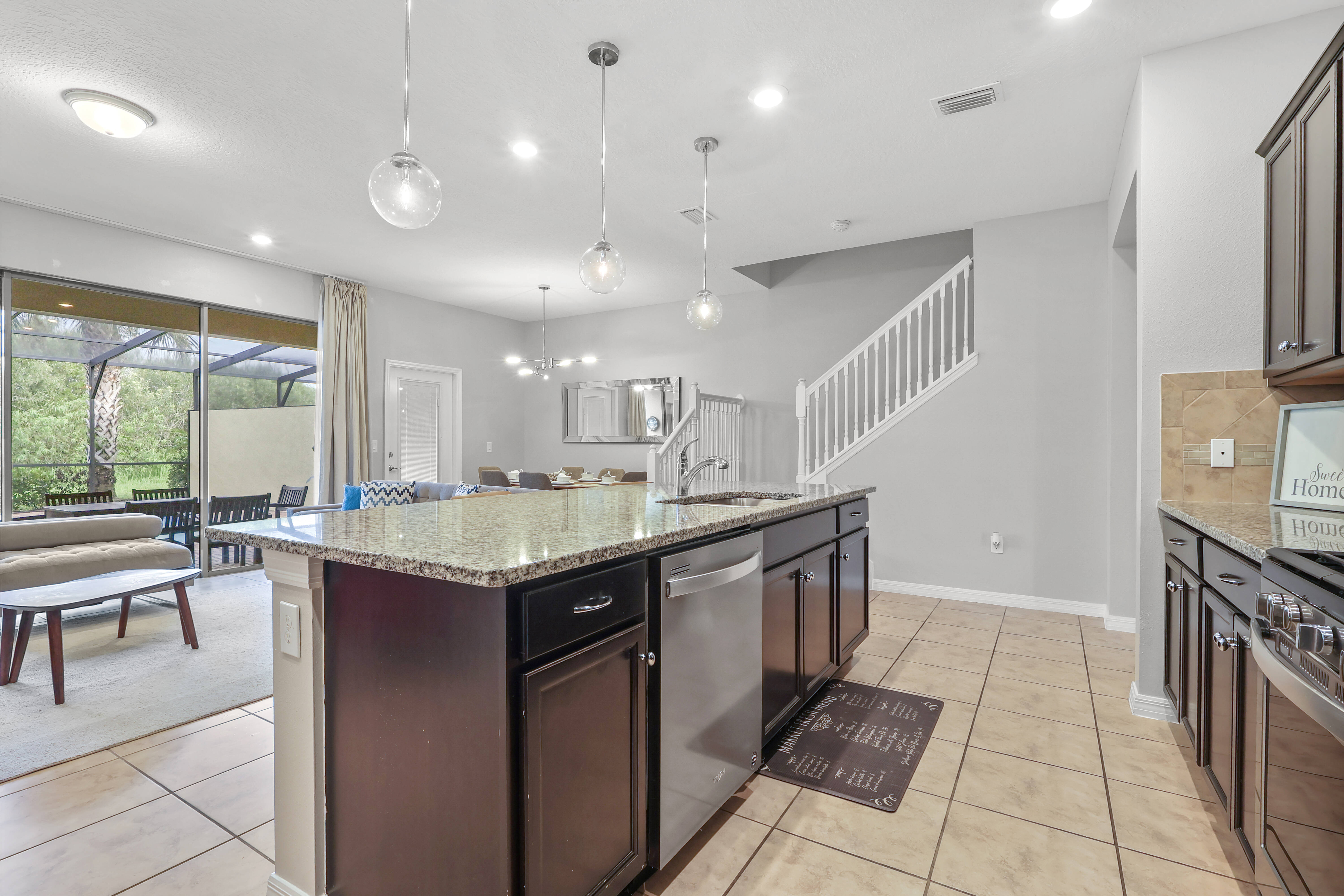 5BR townhouse with pool in davenport