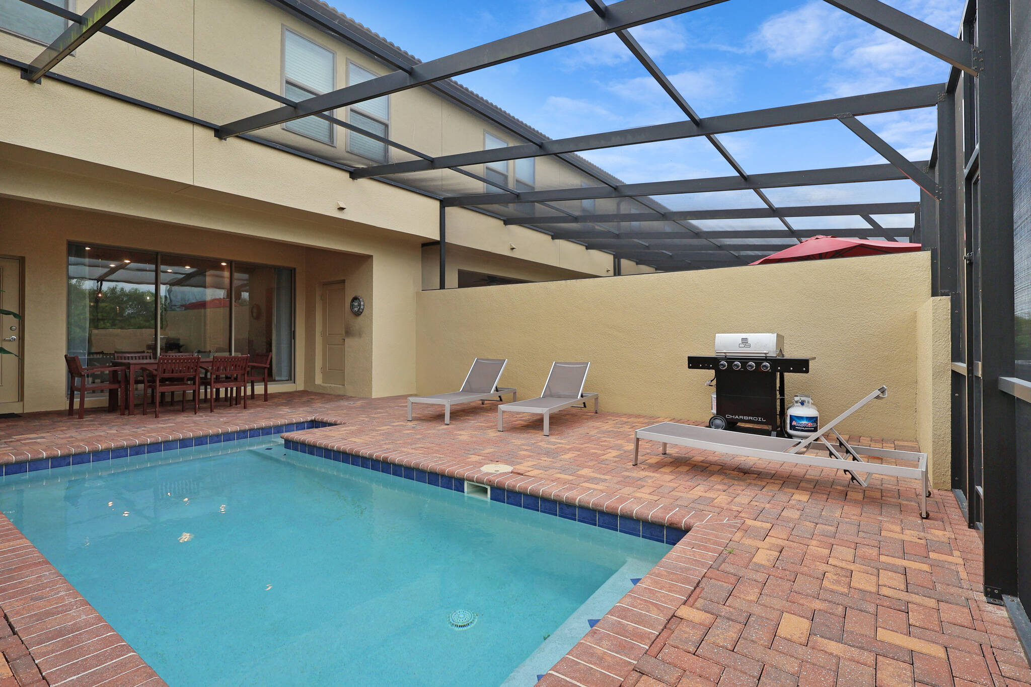 5BR townhouse with pool in davenport