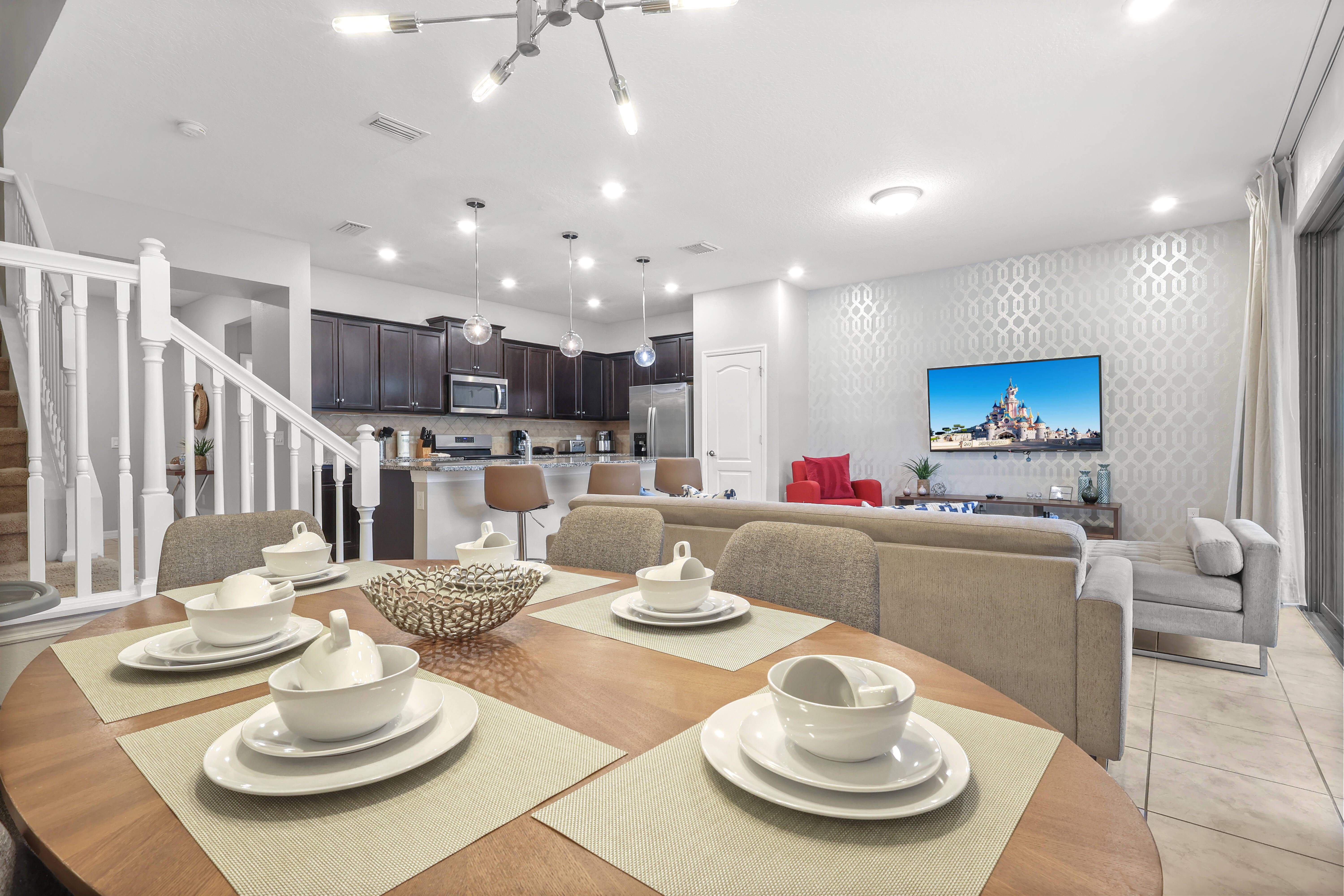 5BR townhouse with pool in davenport