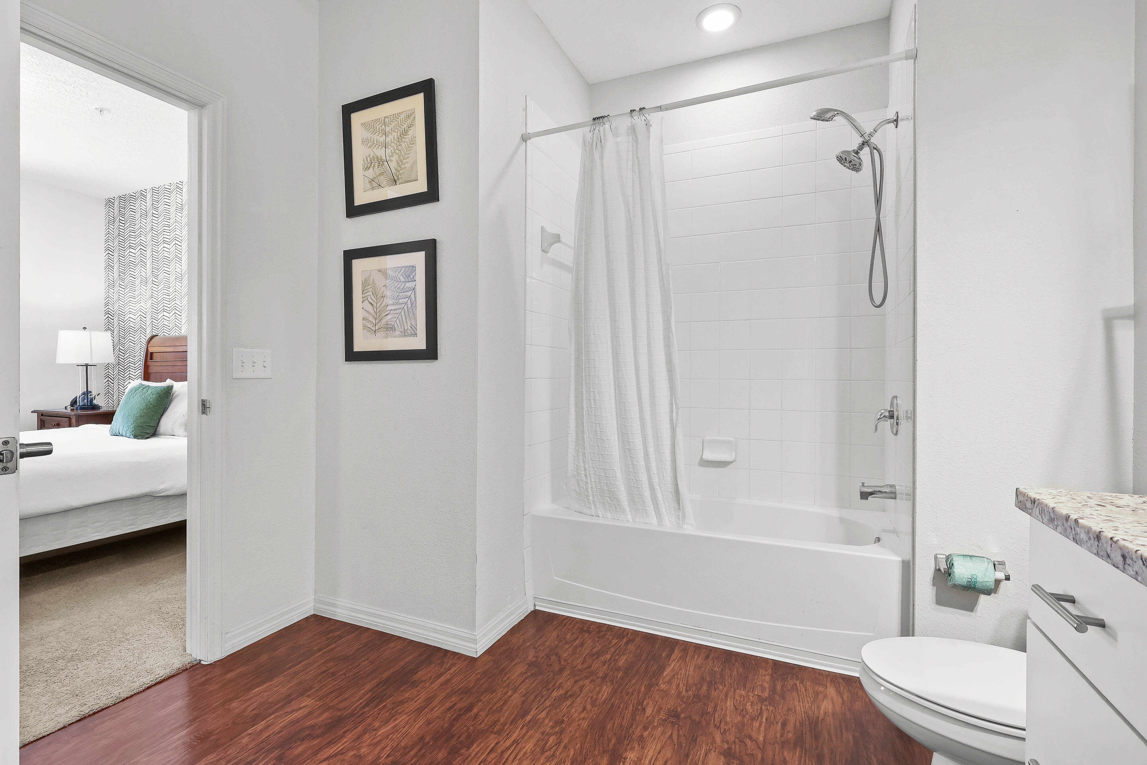 4BR townhouse with 2 kings in florida