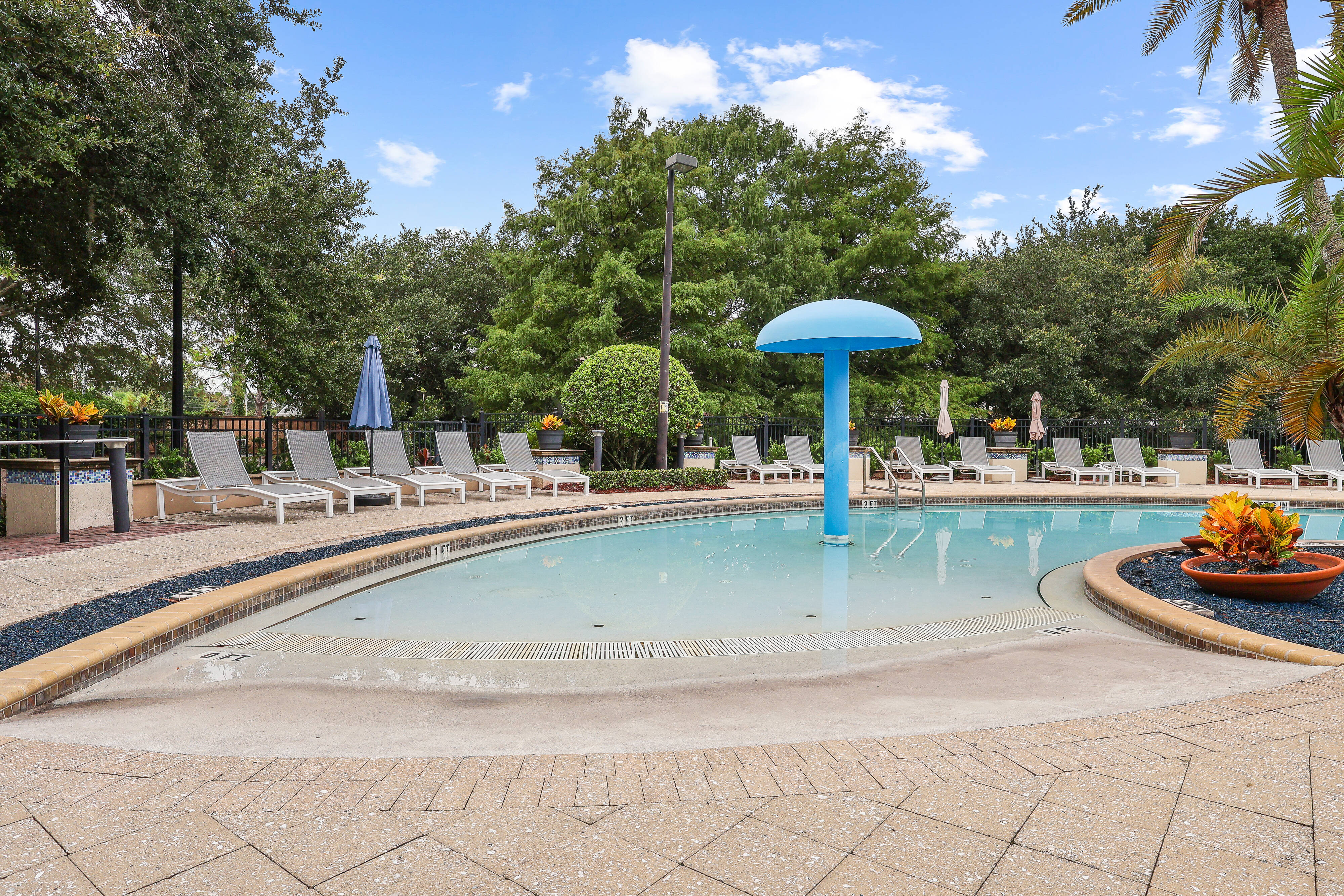 4BR townhouse with 2 kings in florida
