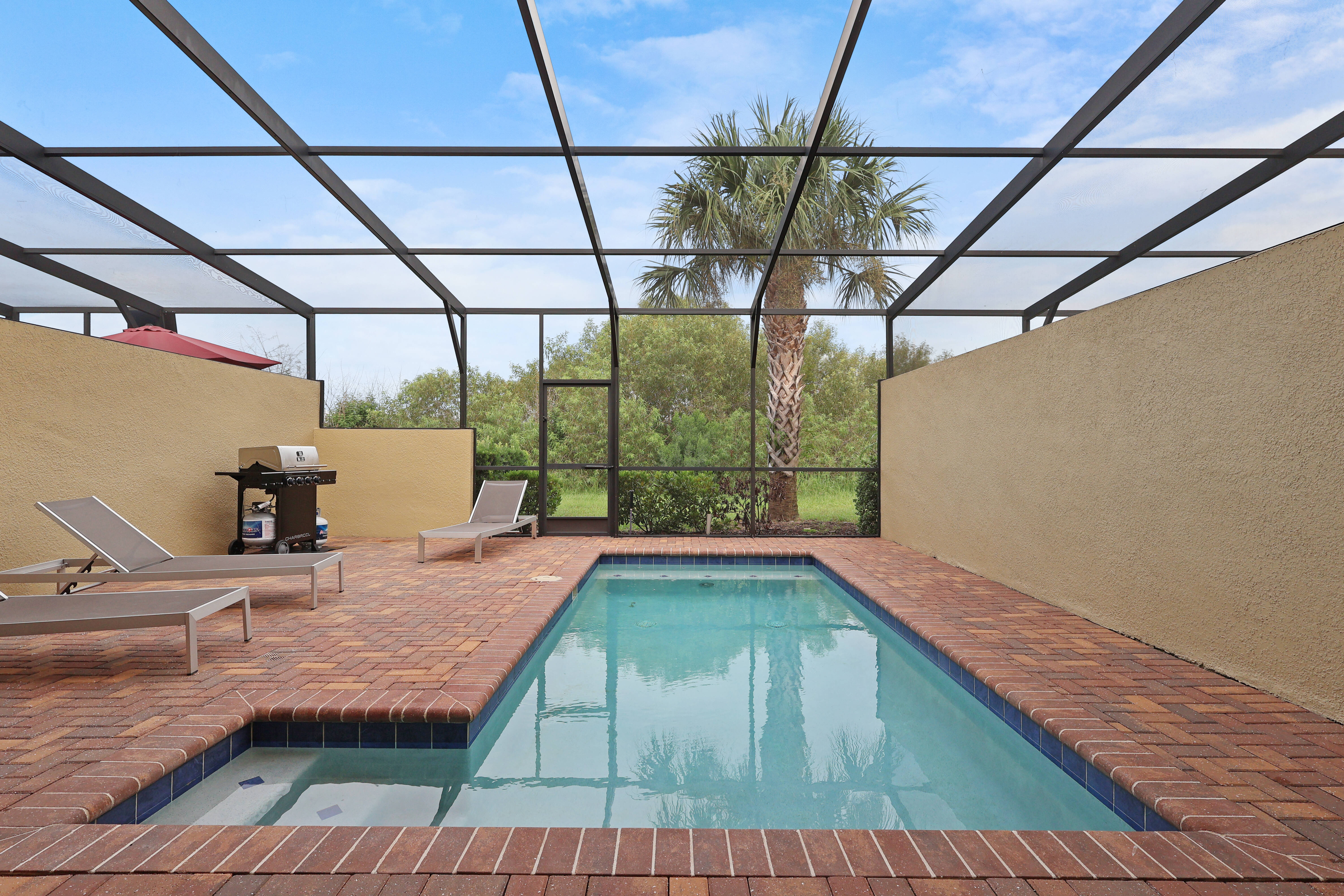 5BR townhouse with pool in davenport
