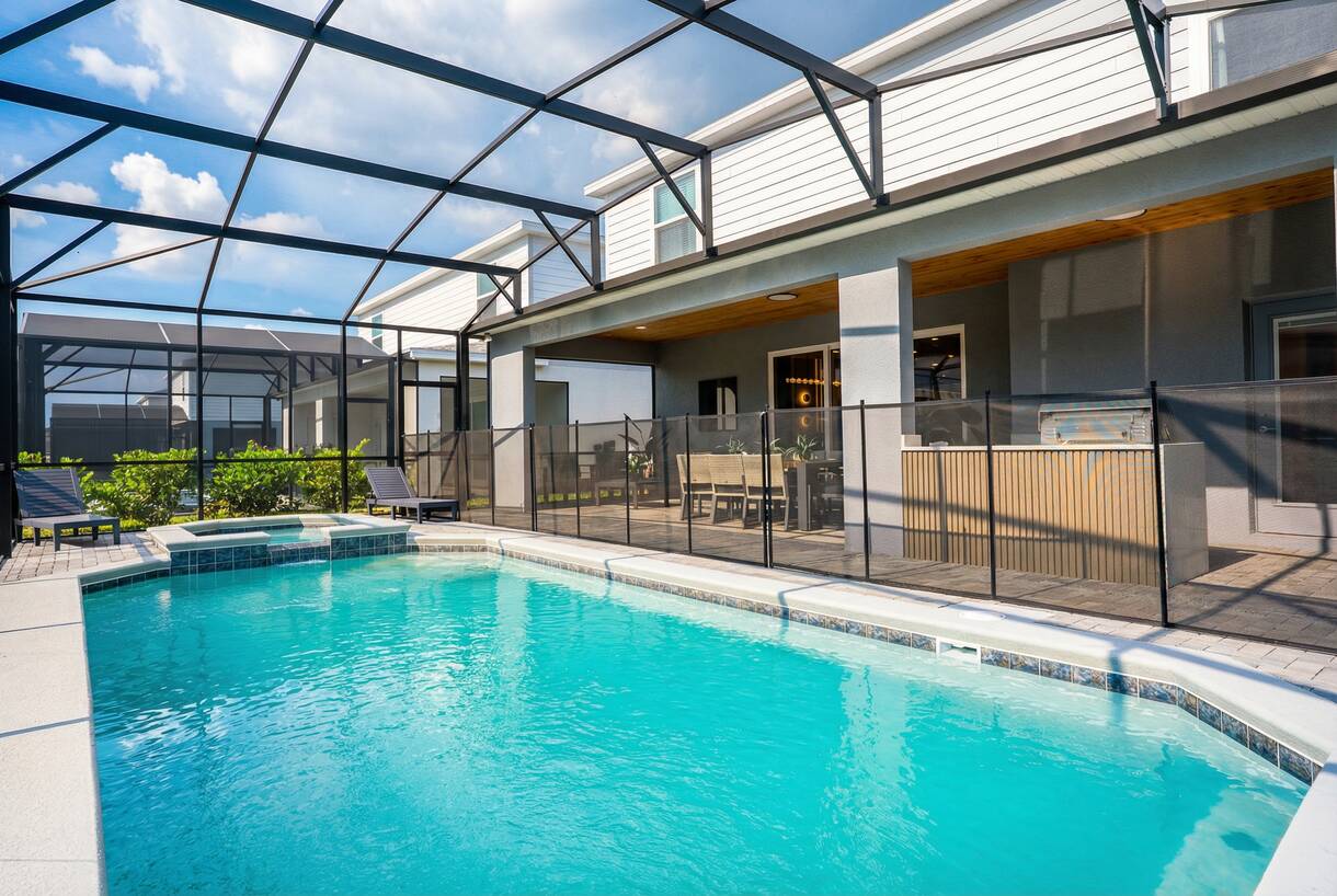 Luxury 10BR w/ Pool & Theater | Windsor Cay