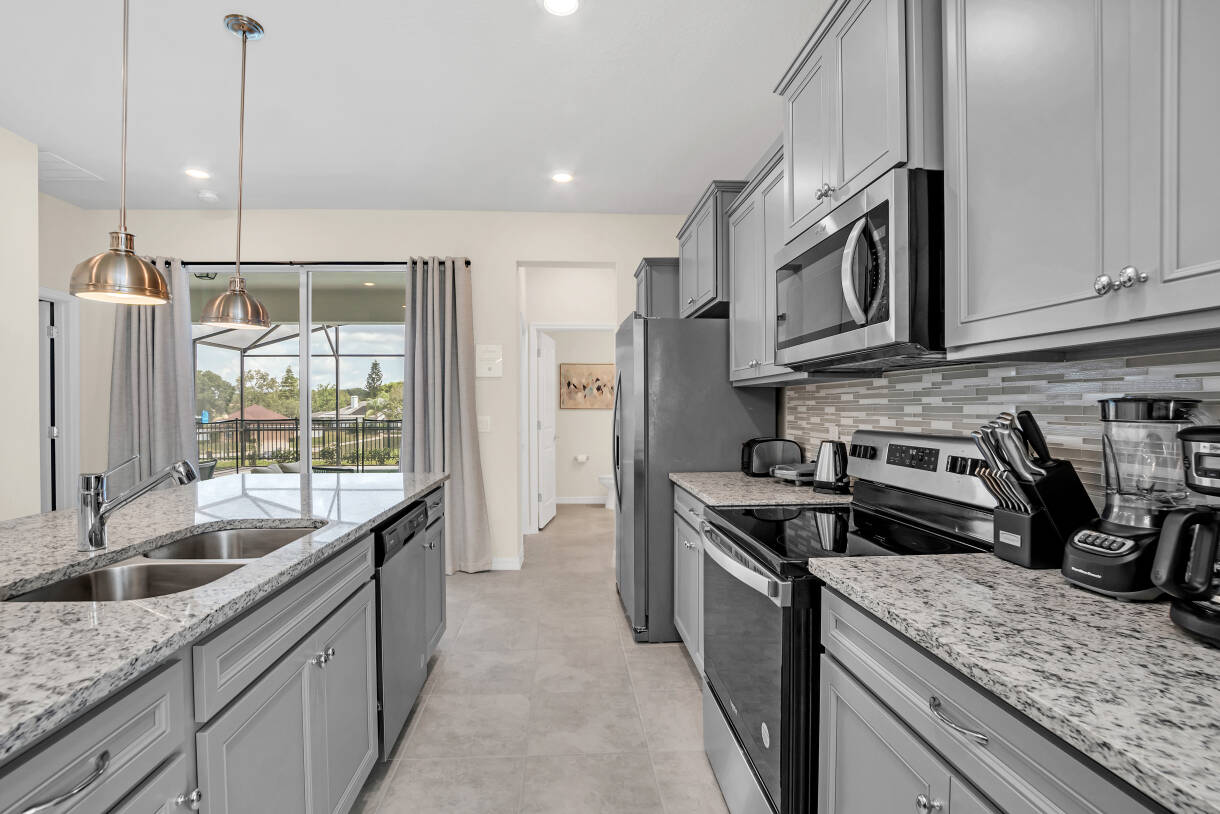 Luxury 5BR Home w/ Pool at Windsor Island