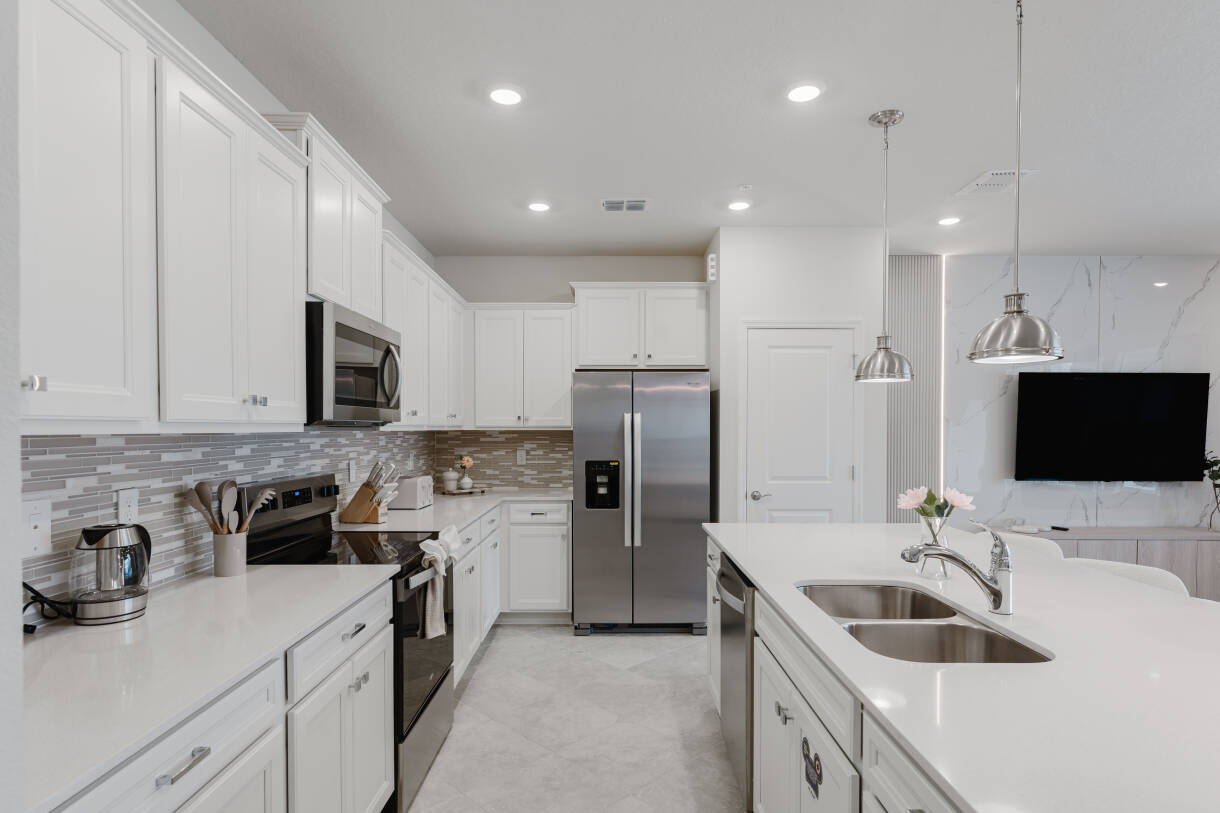 Family 5BR Retreat w/ Private Splash Pool