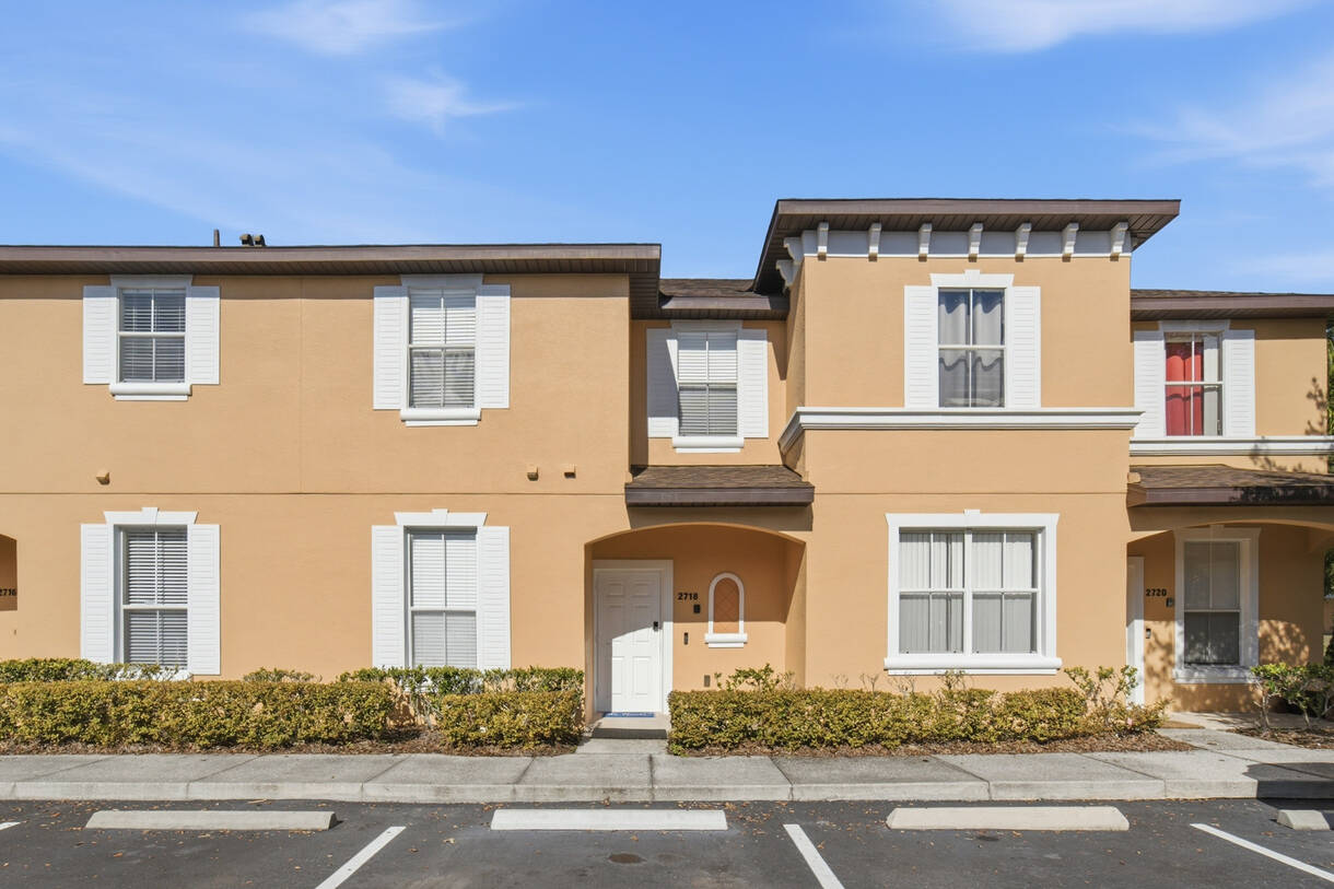 4BR townhouse at Regal Oaks