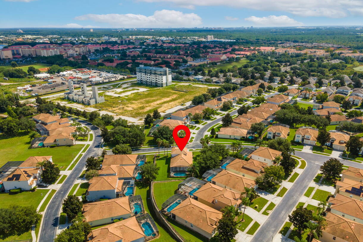 5BR home with 5 baths at Windsor Hills