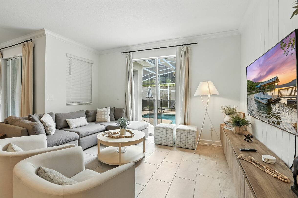 4BR Luxury Home at Champions Gate with Pool
