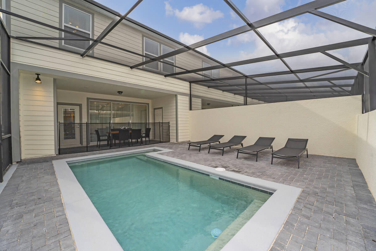 Sophisticated 5BR Pool Home Near Disney