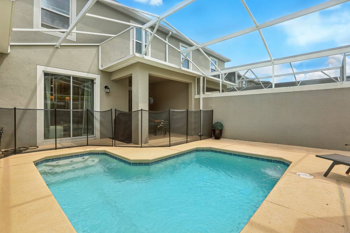 4BR Luxury Home at Champions Gate with Pool