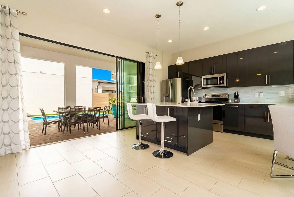 5BR Family Home w/ Private Pool  / Near Disney