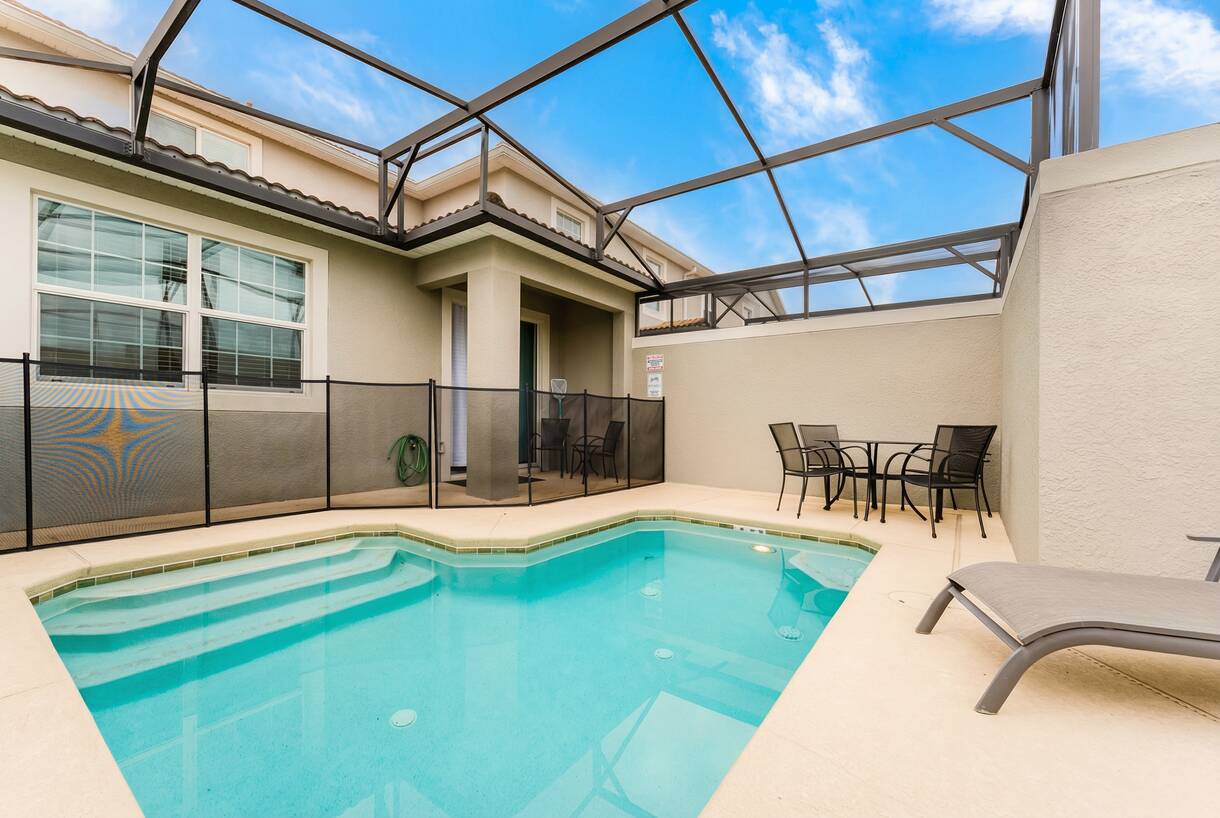 Storey Lake 5BR Family Home w/ Private Pool