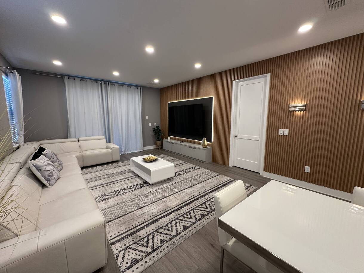 9BR Pool & Spa Home Near Disney | Encore