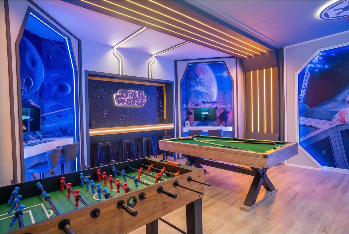 Luxury 10BR w/ Pool & Theater | Windsor Cay