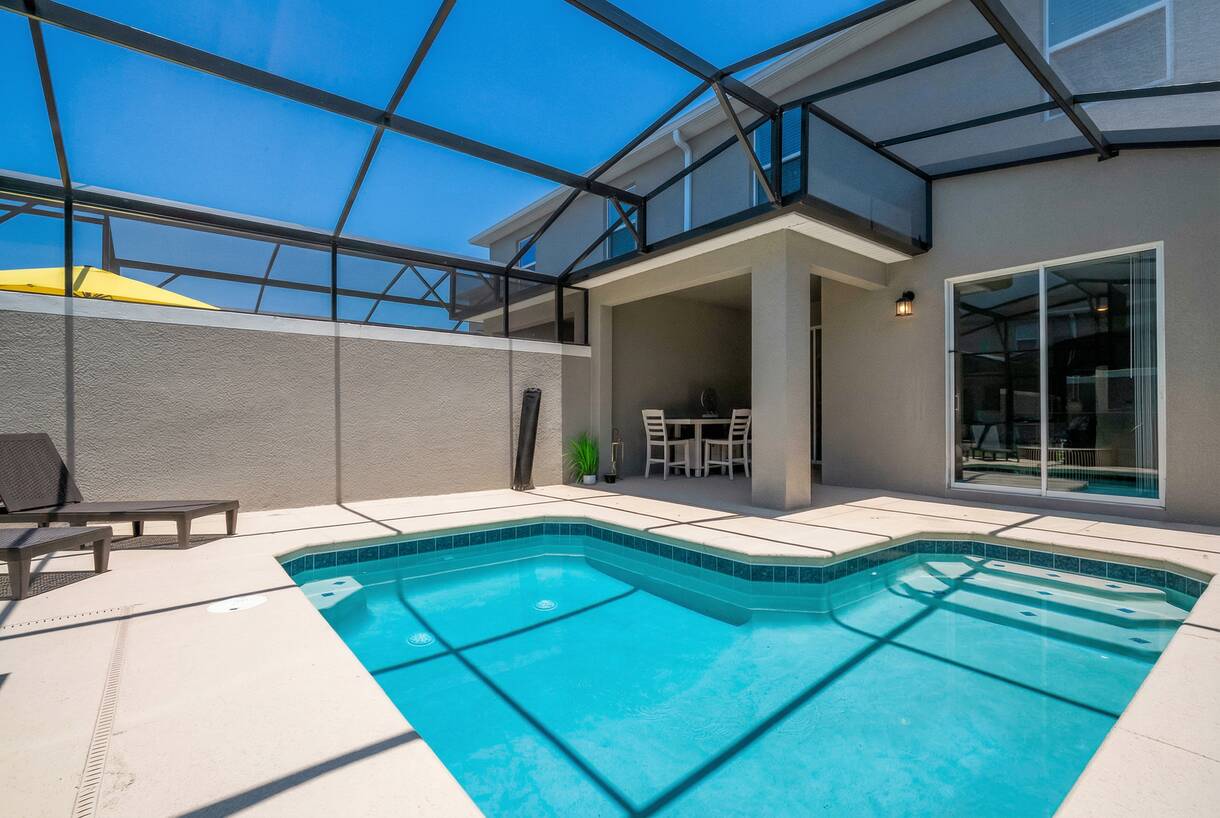 4BR Pool Home at Storey Lake Near Disney