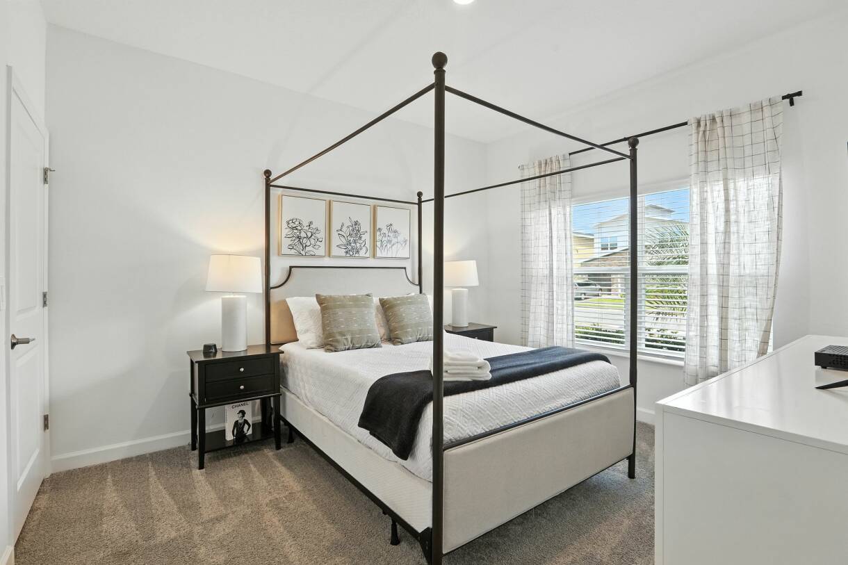 4BR Luxury Home at Champions Gate with Pool