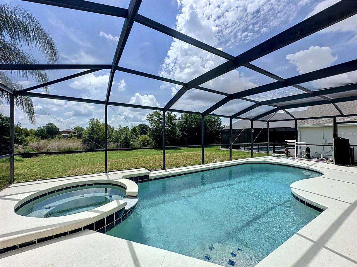 4BR house with private pool in Sanctuary at West