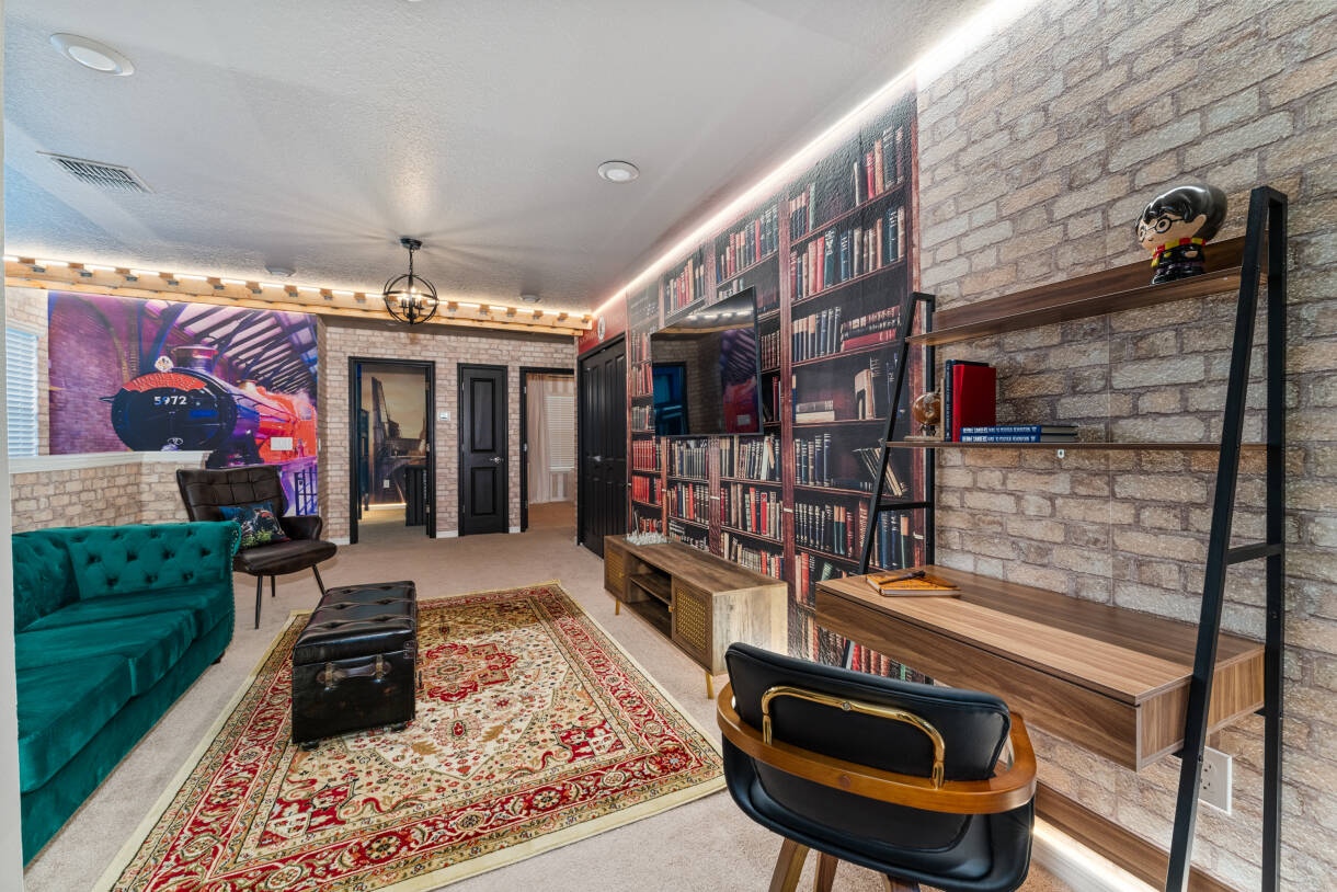Sophisticated 5BR Pool Home Near Disney