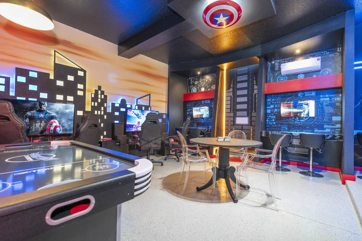 12BR Home w/ Game Room & Movie Theater