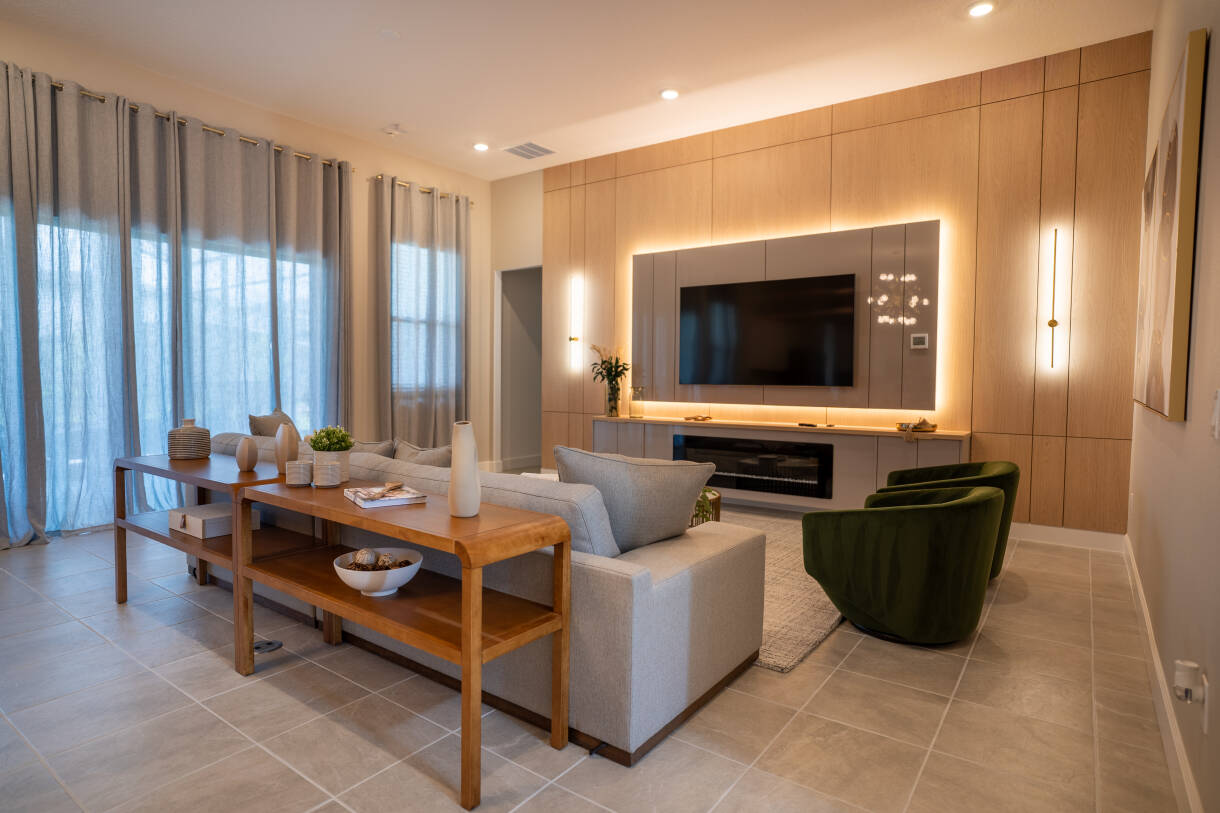 11BR Luxury w/ Game Room & Pool Near Disney