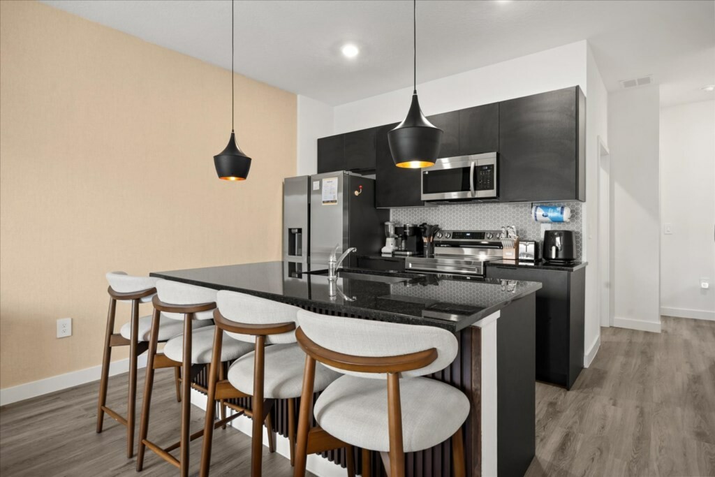 3 Bedrooms/ 3 Baths/ Hub Westside Reserve (3205ED)