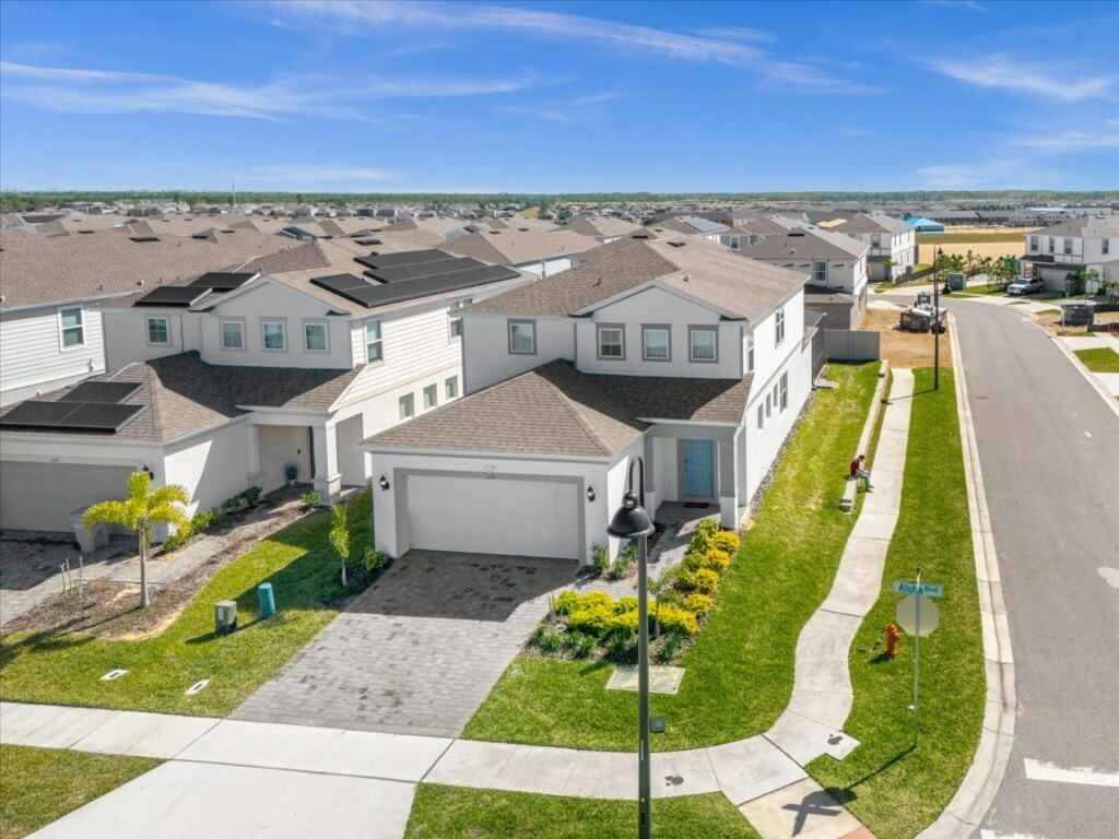 5 Bedrooms/ 5.5 Bathrooms/ Windsor Island(1131 AB)