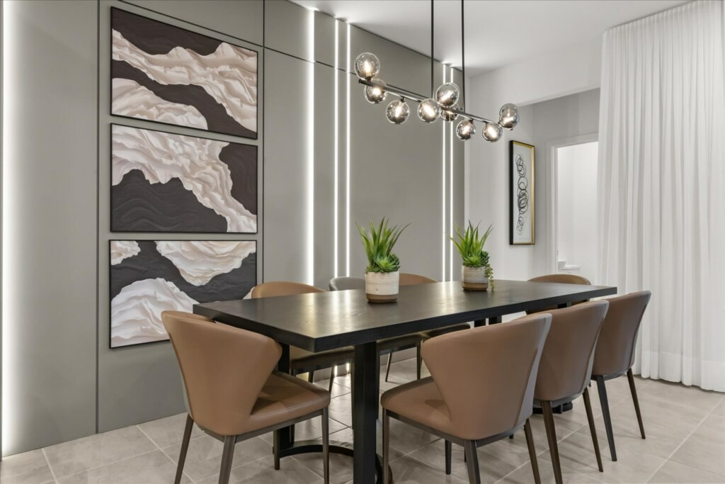 5 Bedrooms / 4.5 Bathrooms / Solara (2328ZP)