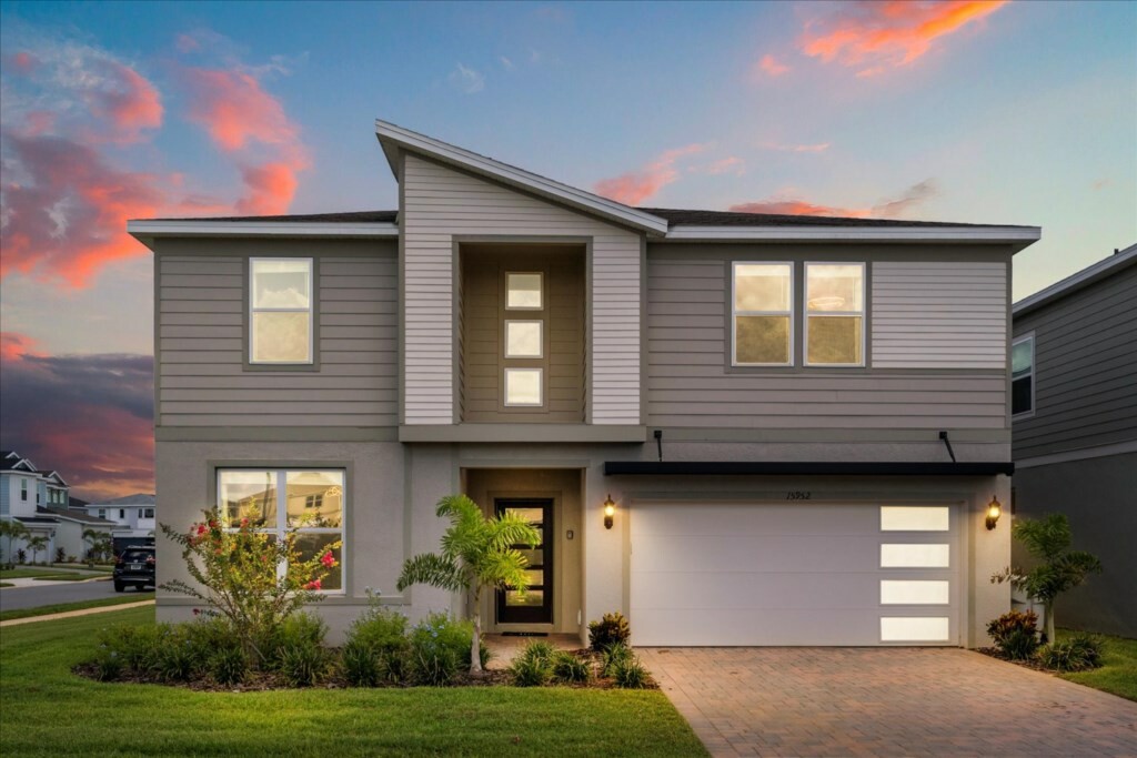 10 Bedrooms / 8 Bathrooms / Windsor Cay (15952SC)