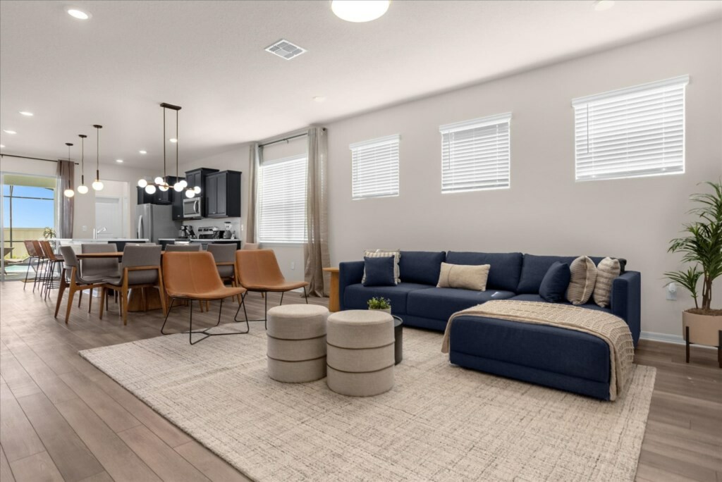 5 Bedrooms/ 5.5 Bathrooms/ Windsor Island(1131 AB)