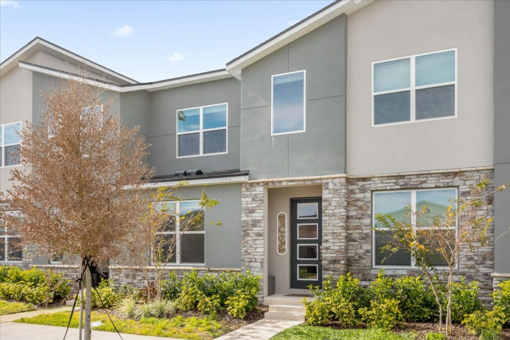 4 Bedrooms / 4.5 Bathrooms/ Solara (2378ZP)