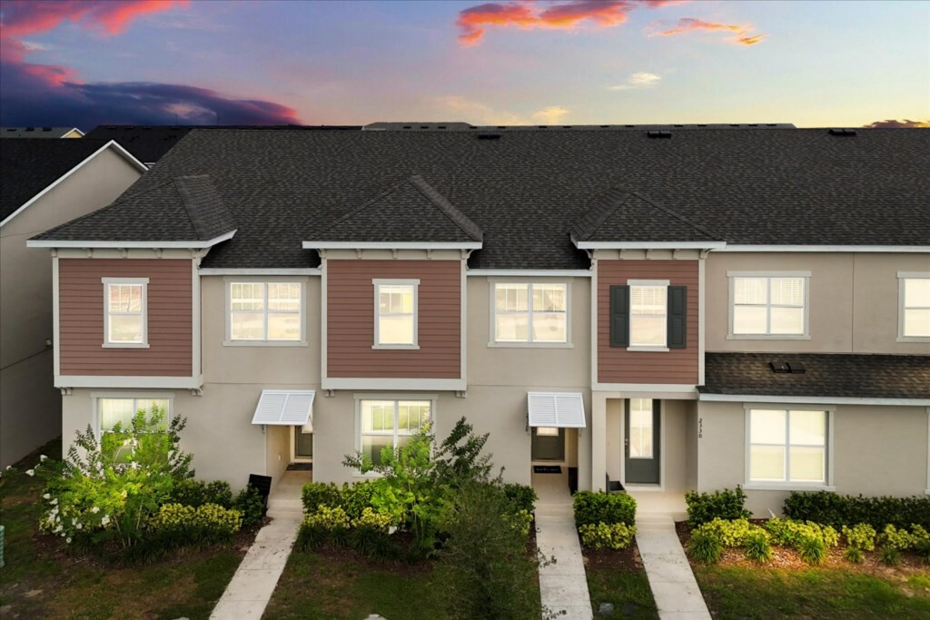 5 Bedrooms / 4.5 Bathrooms / Solara (2328ZP)