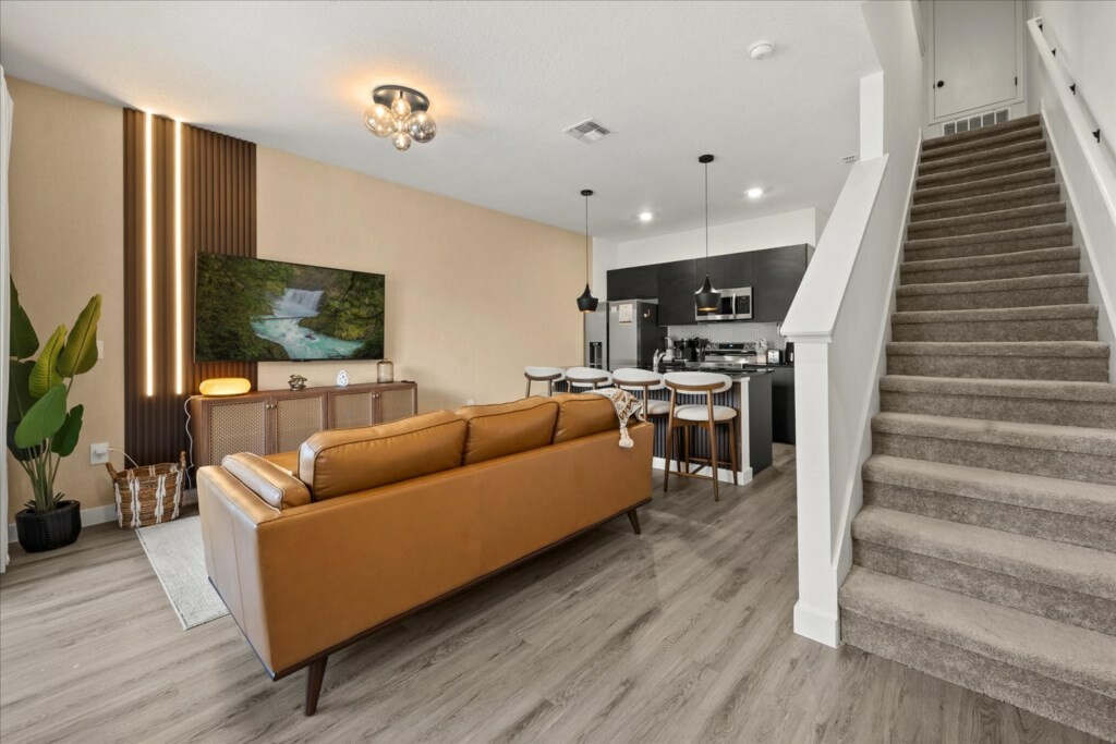 3 Bedrooms/ 3 Baths/ Hub Westside Reserve (3205ED)