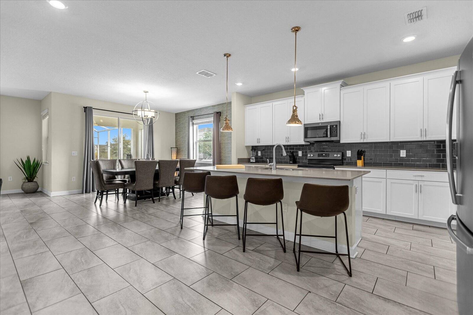 6 Bedrooms/ 5 Bathrooms/ Champions Gate (1593 FD)