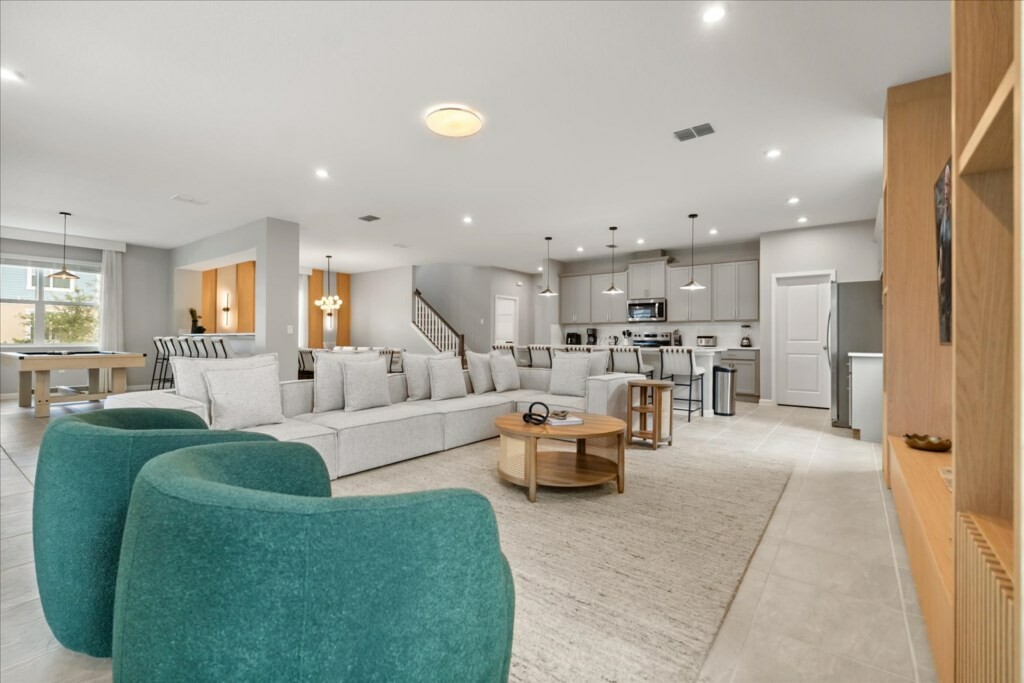 9 Bedrooms/ 6.5 Bathrooms/ Solara Resort (2342 CS)