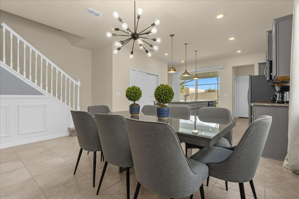 5 Bedrooms/ 5.5 Bathrooms/ Windsor Island(3317 LW)