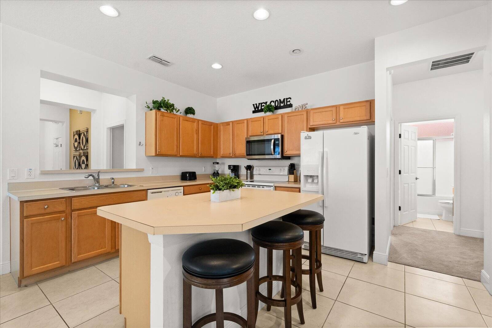 4 Bedrooms / 3 Bathrooms / Bella Vida (400LF)