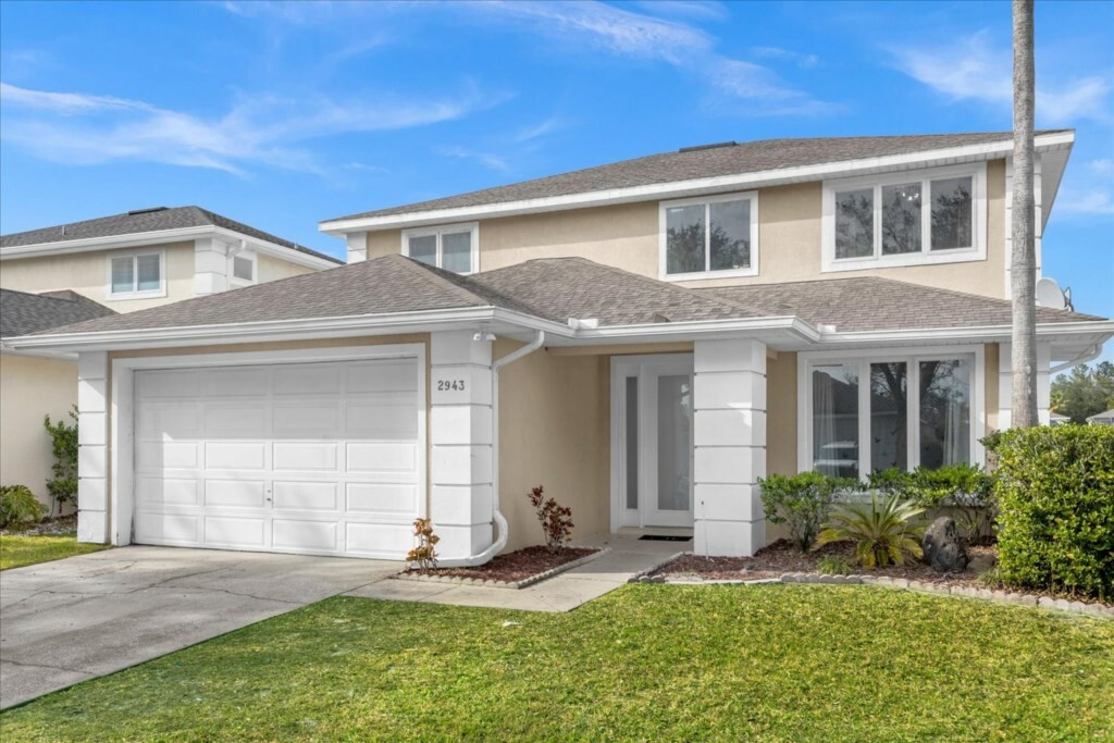 5 Bedrooms/ 3.5 Bathrooms/ Sunset Lakes (2943 SV)