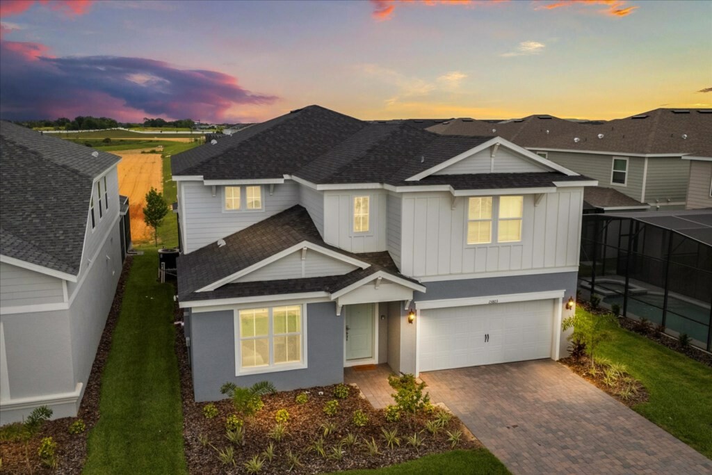 8 Bedrooms / 6 Bathrooms / Windsor Cay (15803CC)