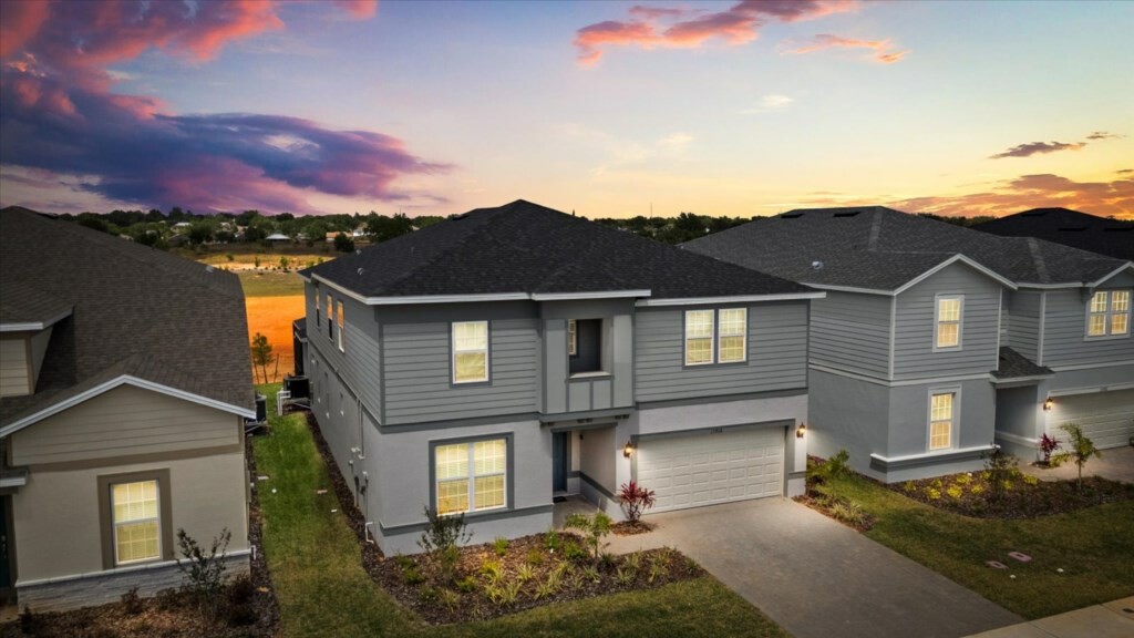 10 Bedrooms / 8 Bathrooms / Windsor Cay (15968SC)