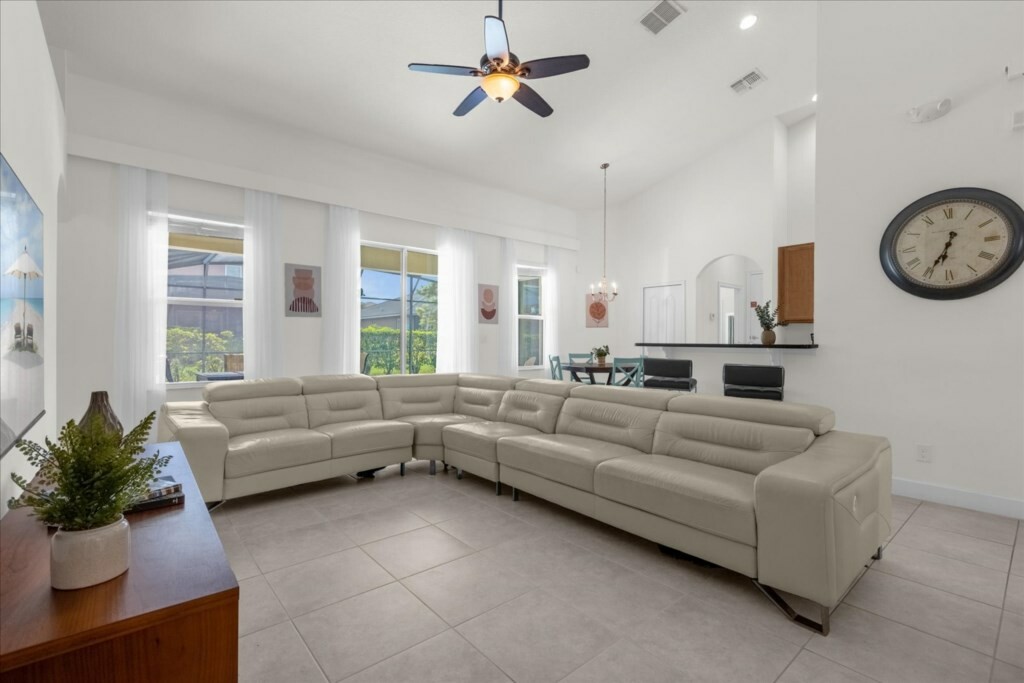 4 Bedrooms/ 3 Bathrooms/ Solterra (4072 OD)