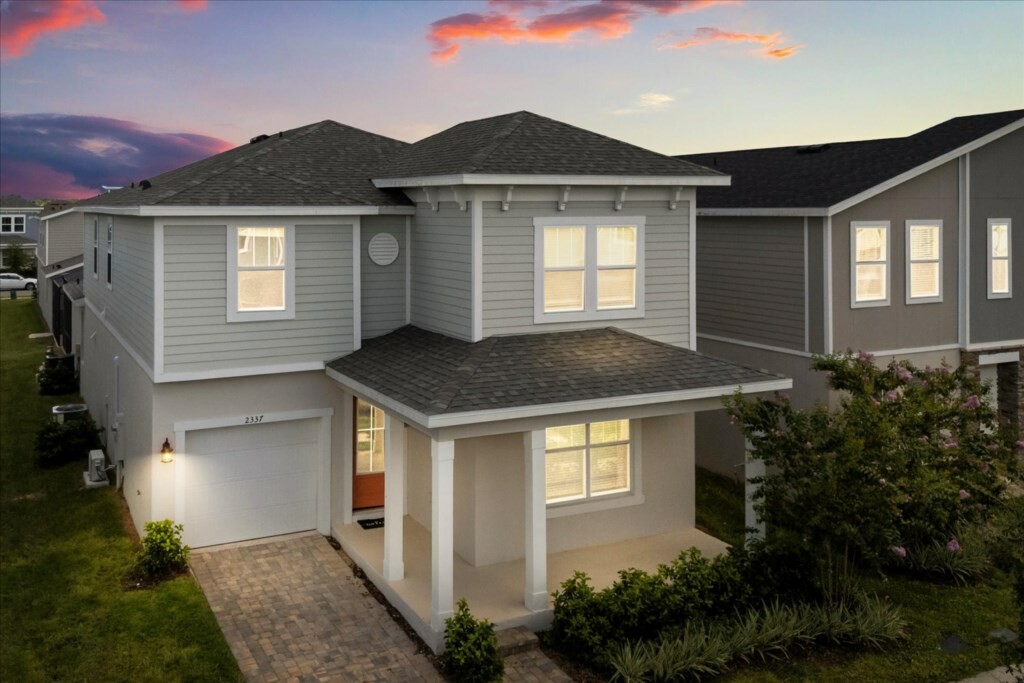 8 Bedrooms/ 4.5 Bathrooms/ Solara Resort (2337SW)