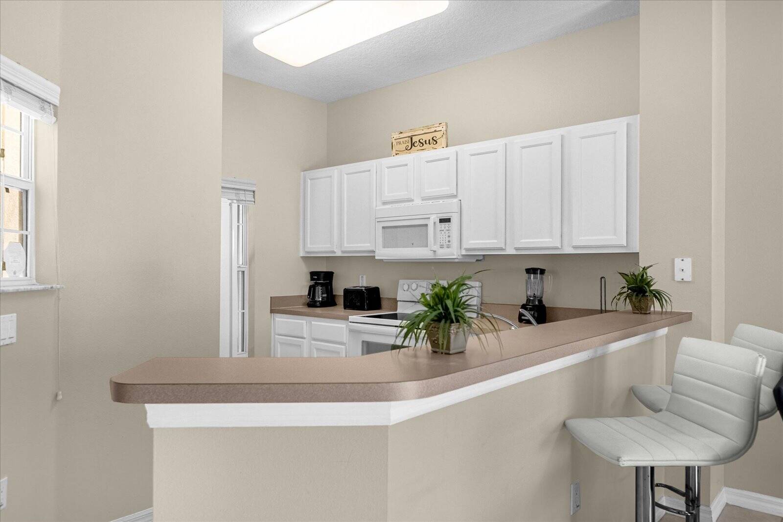 3 Bedroom / 2.5 Bathroom Bella Vida (4556 AC)