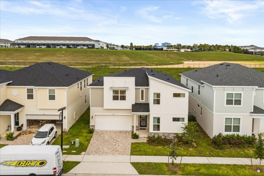 8 Bedrooms / 5 Bathrooms / Solara Resort (2330SR)