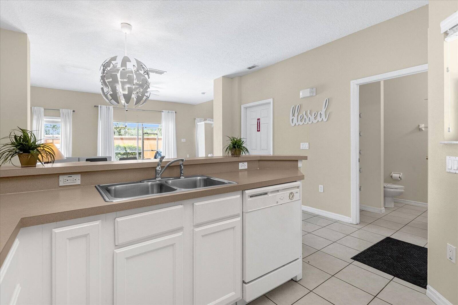 3 Bedroom / 2.5 Bathroom Bella Vida (4556 AC)