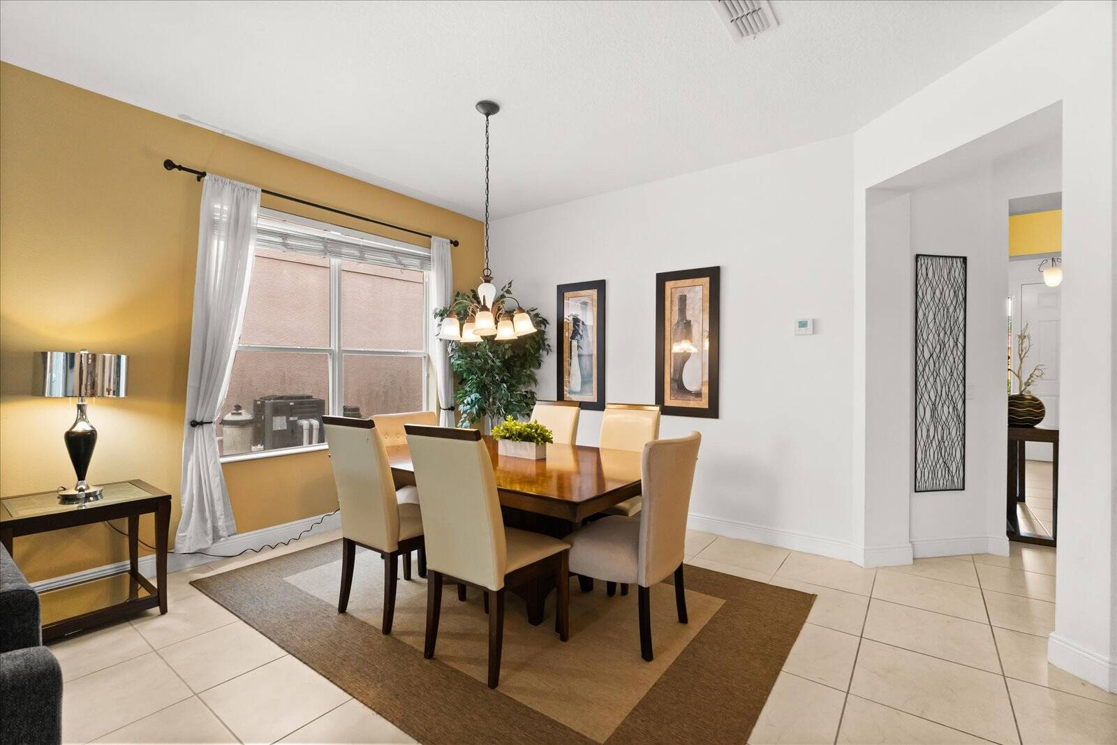 4 Bedrooms / 3 Bathrooms / Bella Vida (400LF)