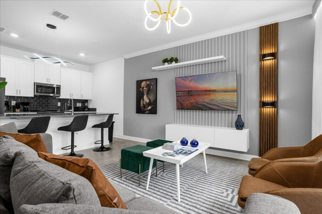 4 Bedrooms/ 3 Bathrooms / Storey Lake (4351 SL)